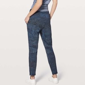 Lululemon On the Fly Linear Flux Battleship Multi